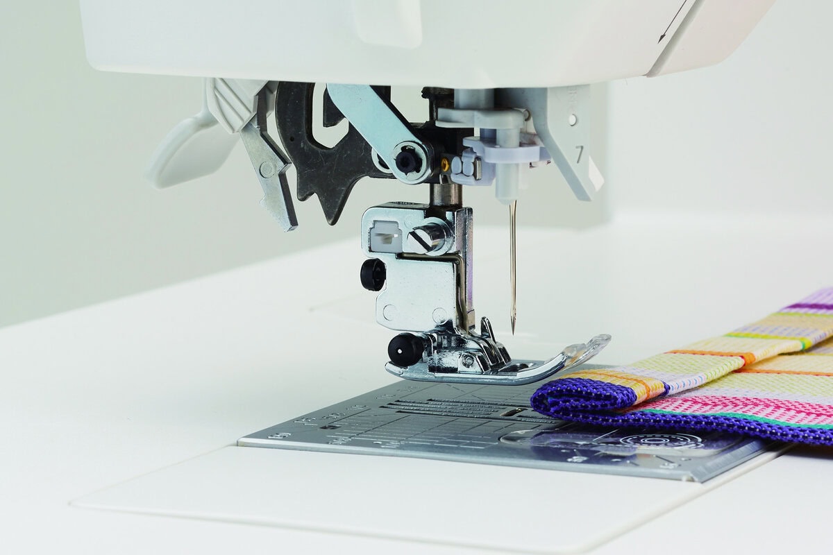 JUKI DX-3000QVP Sayaka Computerized Quilting and Sewing Machine - Image 8