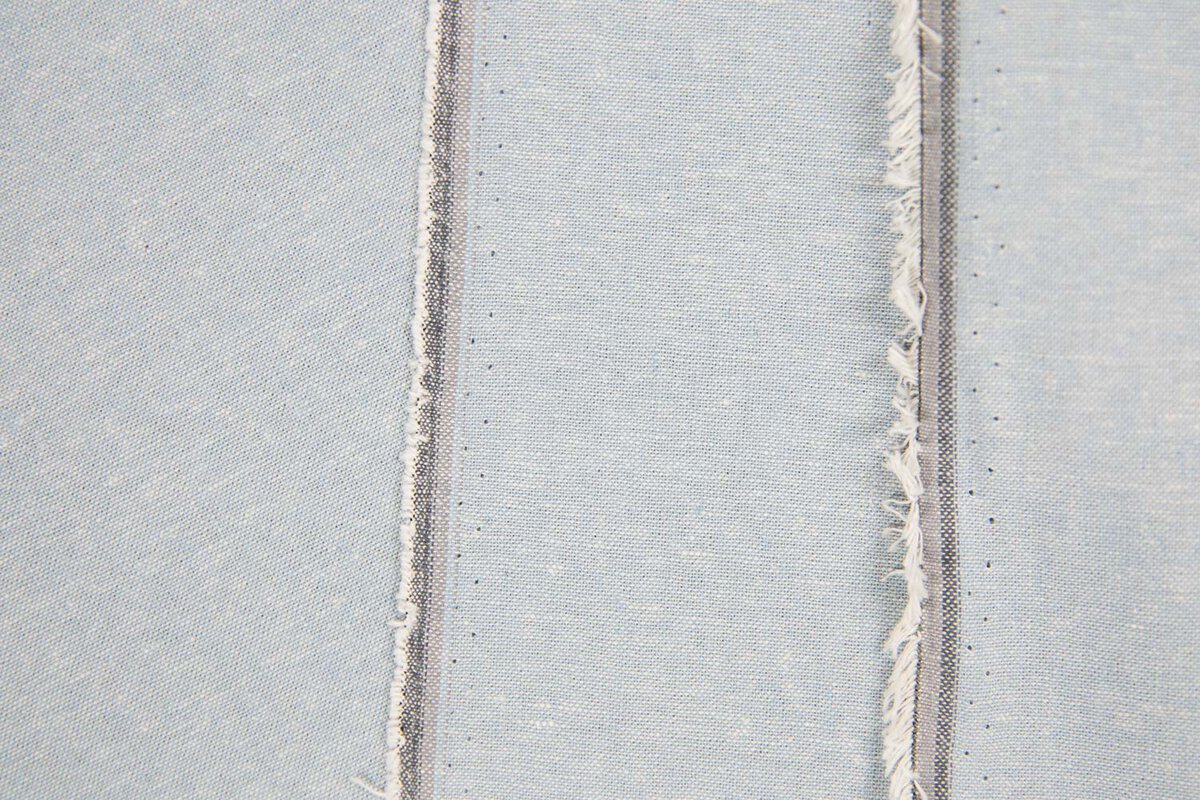 Essex Yarn-Dyed Linen in Chambray - Image 4