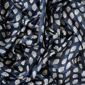 Flownny Calico Cotton Lawn in Natural/Navy - Image 4