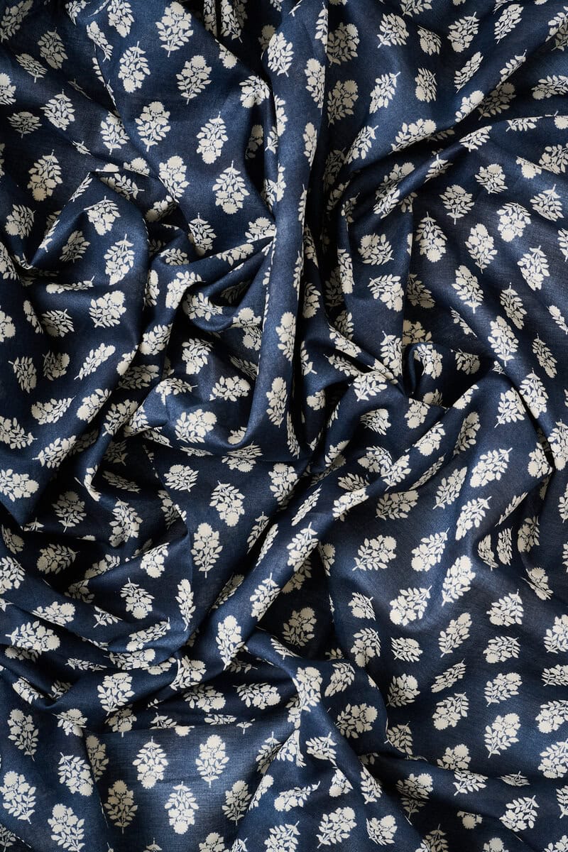 Flownny Calico Cotton Lawn in Natural/Navy - Image 4