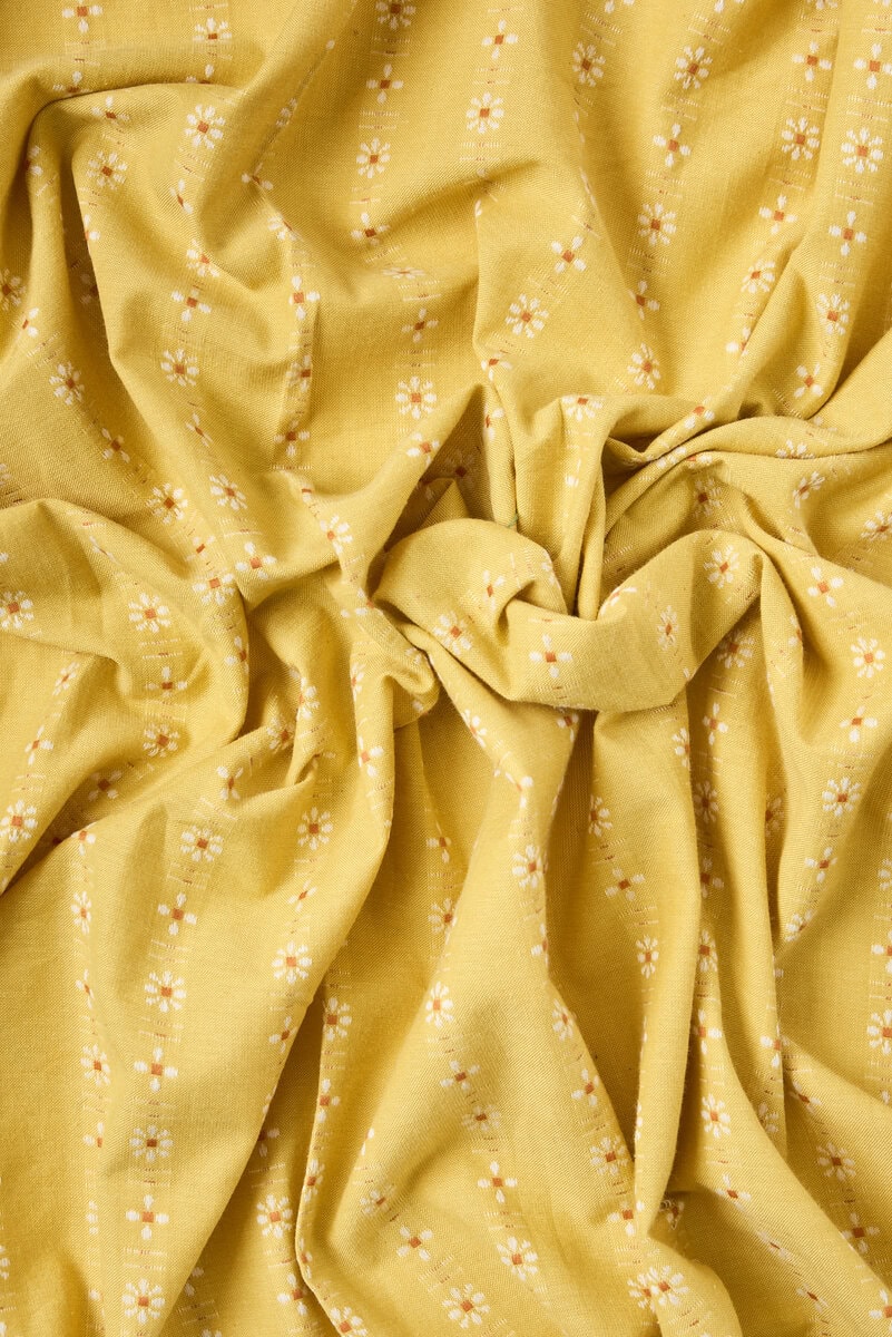 Daisies Cotton in Sulfur - Image 4