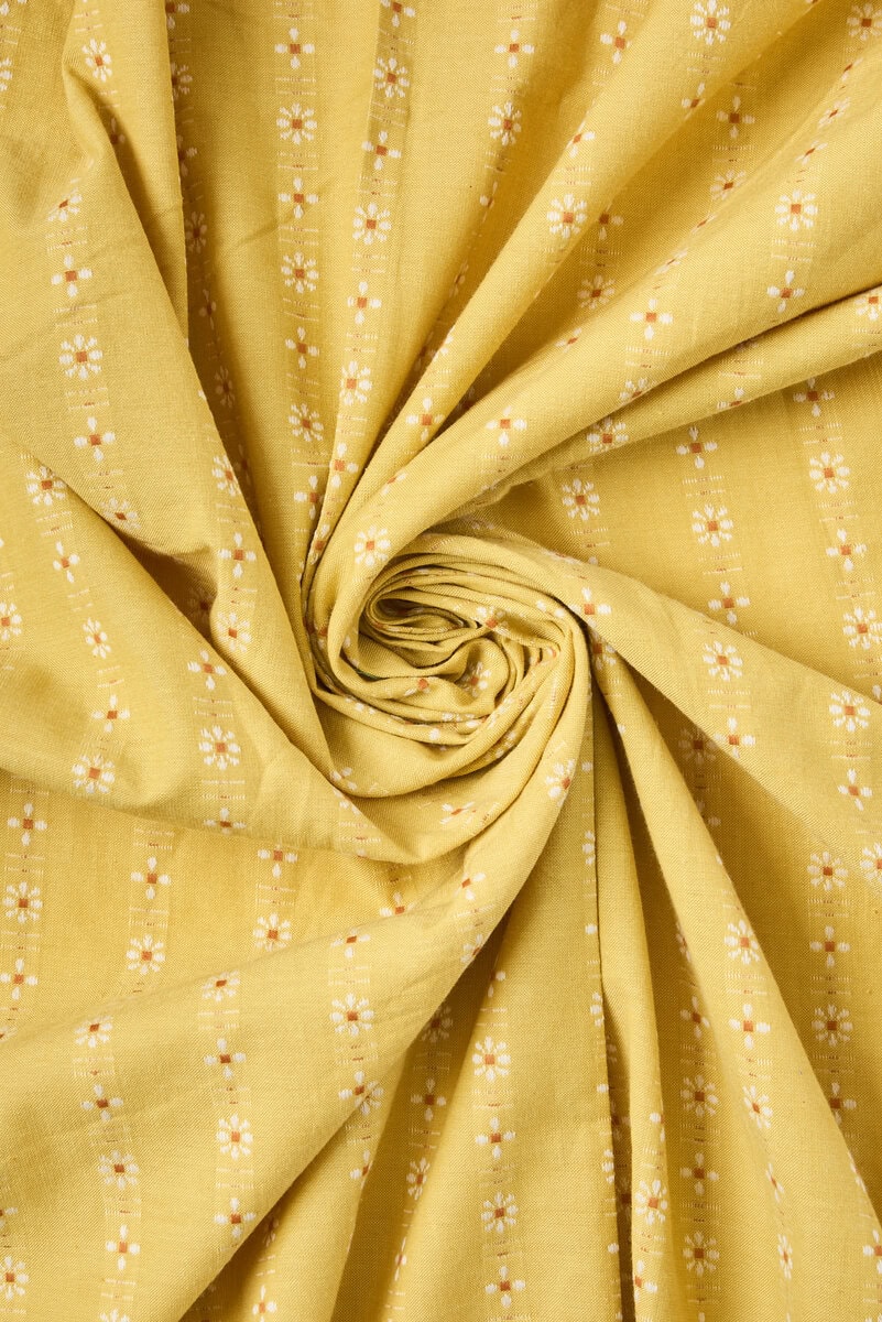 Daisies Cotton in Sulfur - Image 5